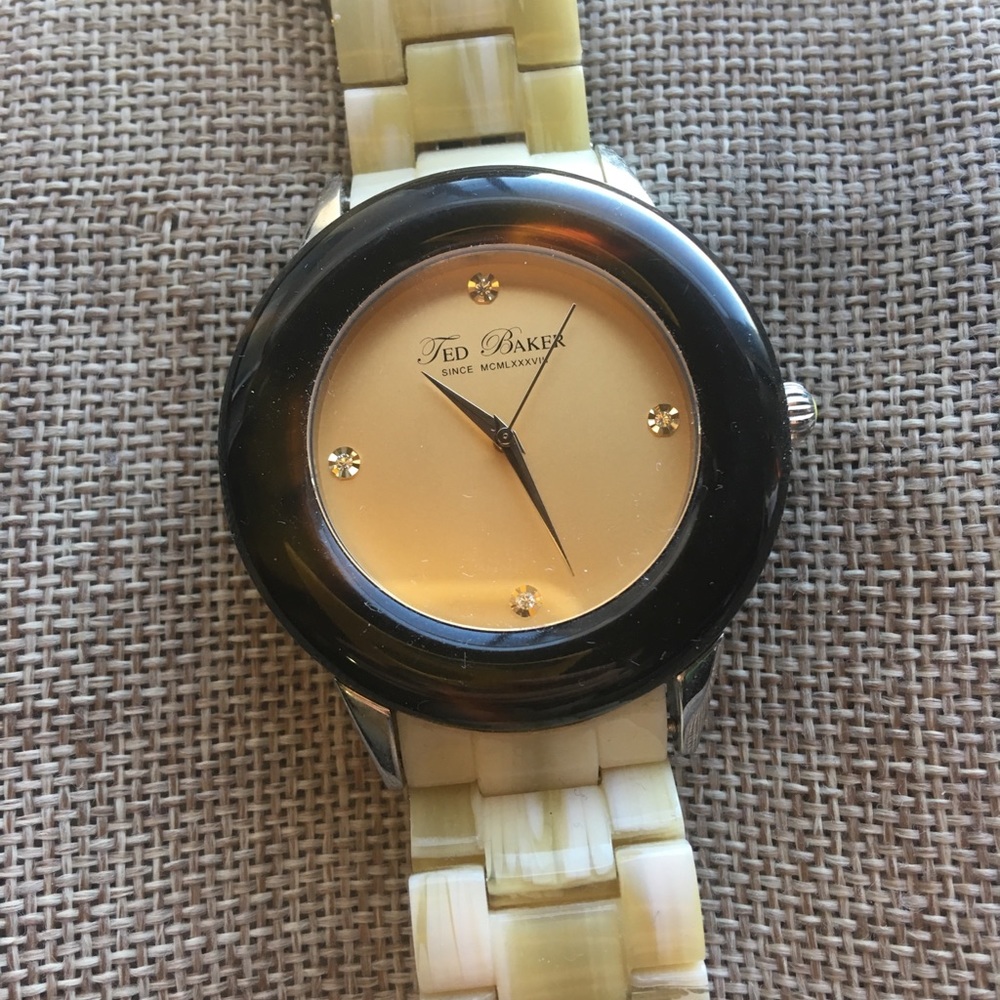 New Rare Ted Baker Tortoise Crystal Watch Round Sample